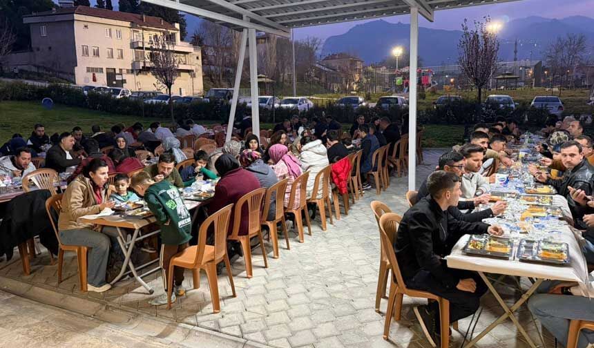 Başkan Cengiz Arslan, Denizli’de Elmalı Mahallesi Hemşehrileriyle İftarda Buluştu