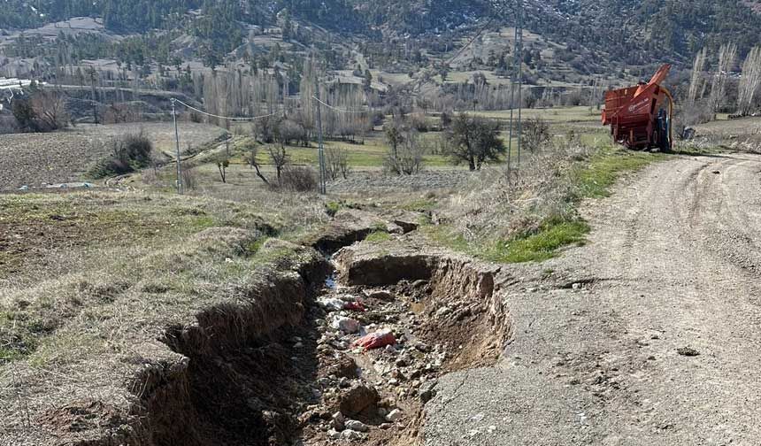 Çameli Belediyesi yol bakım çalışmalarına hız kesmeden devam ediyor