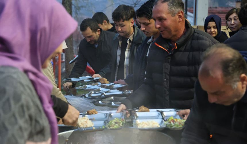 Çameli Belevi Mahallesi’nde İftar Sofrası Kuruldu