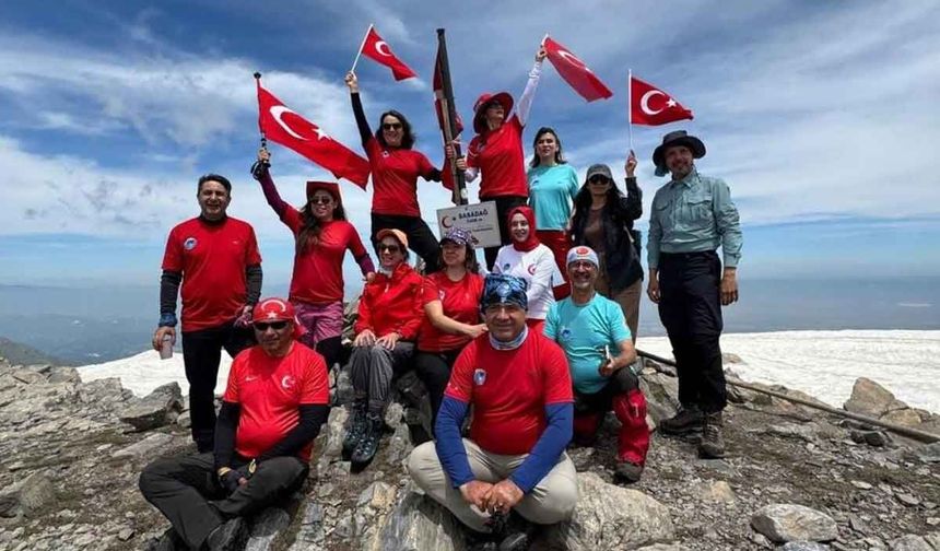 19 Mayıs coşkusu Babadağ’ın zirvesinde kutlandı