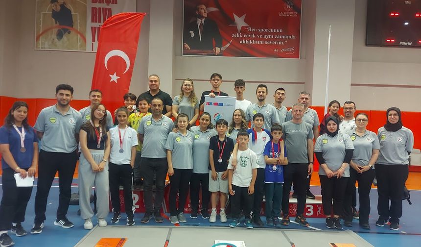 Denizli’de rekabet dolu 19 Mayıs Hemsball Turnuvası tamamlandı