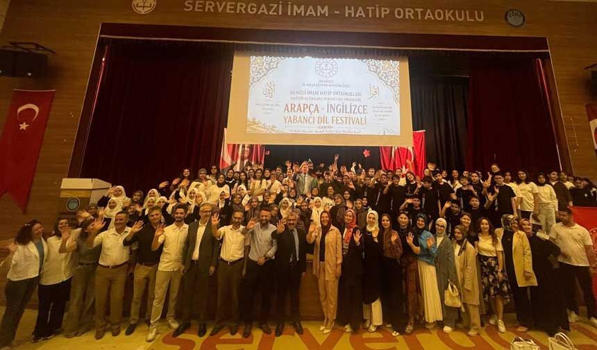 Gençler İngilizceyi sanatla buluşturdu