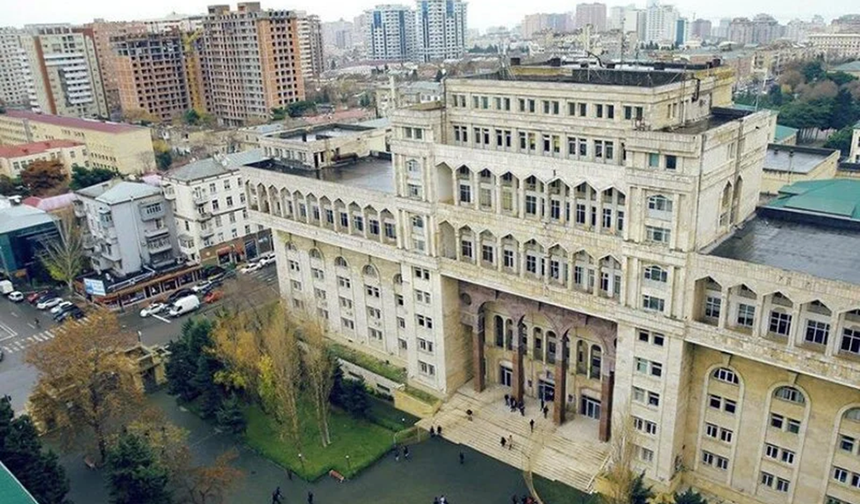 Azerbaycan Tıp Üniversiteleri Arasında Karşılaştırma: Hangi Üniversite Daha Uygun?