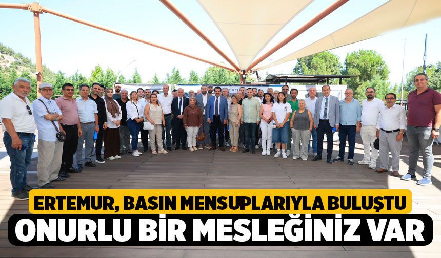 Başkan Ertemur Gazetecilerle Buluştu: "Pamukkale İçin İki Dev Sürpriz Proje Yolda!"