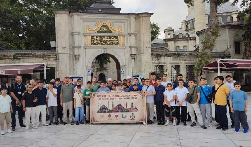 Eğitimlerini tamamlayan hafızlar ecdadın izinde tarihi yolculuk yaptı