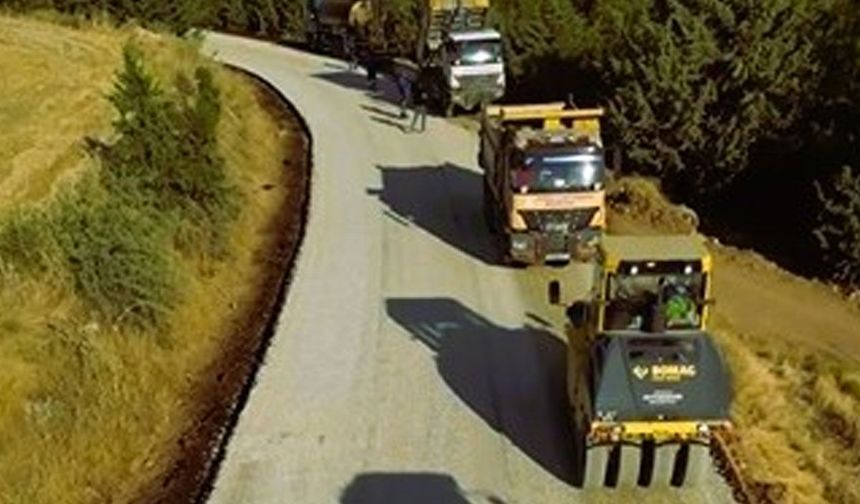 Çivril Belediye Başkanı Semih Dere İnceledi: İmrallı–Gömce Yolu Yenileniyor!
