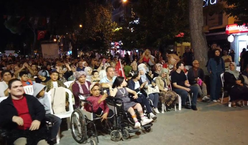 Başkan Semih Dere Protokol Koltuğunu Özel Çocuklara Bıraktı