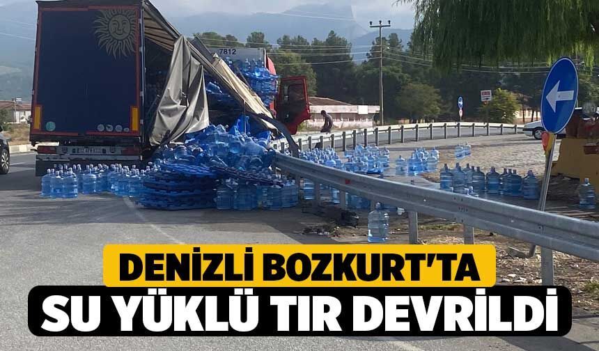 Denizli Bozkurt'ta Su Yüklü Tır Devrildi