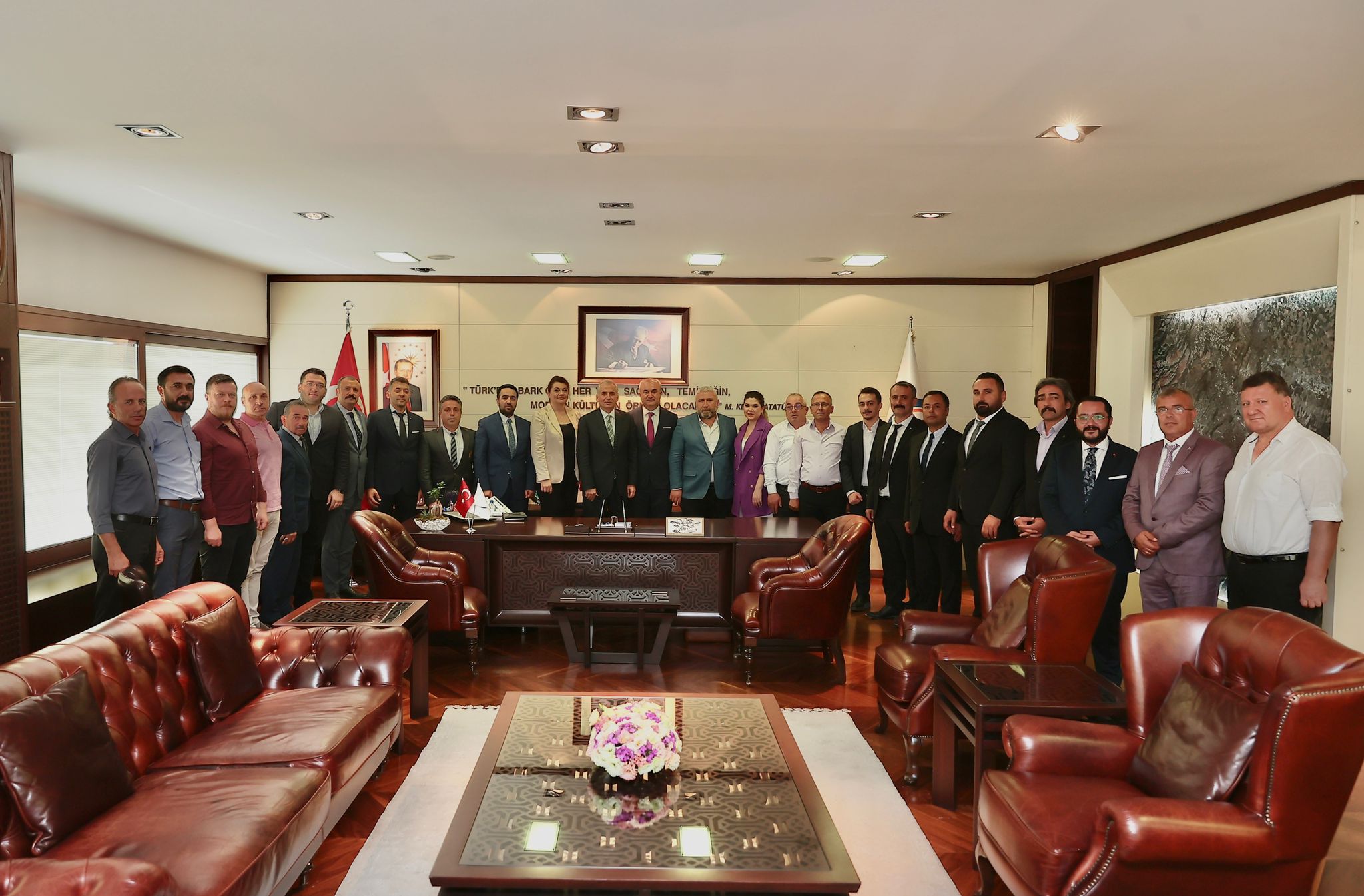 MHP İl Teşkilatı'ndan Başkan Zolan’a tam kadro ziyaret (3)