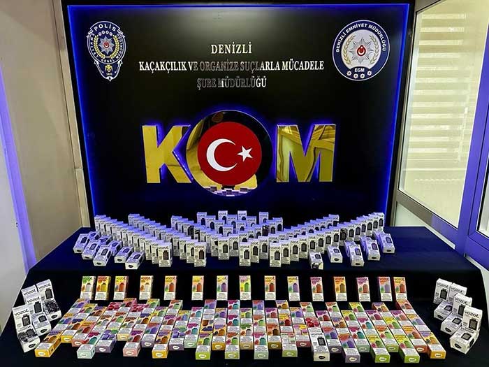denizlide-tutun-kacakciligi-yapan-4-kisi-yakalandi-1