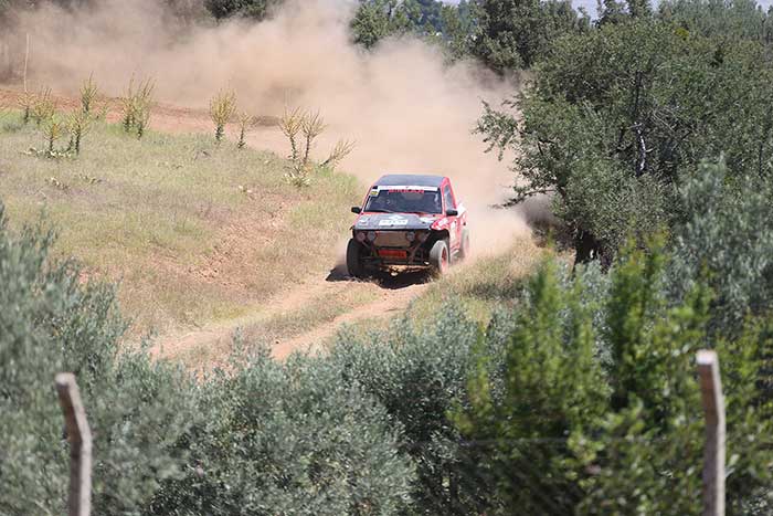offroad-pilotlari-yarisa-tozu-dumana-katarak-basladi-2