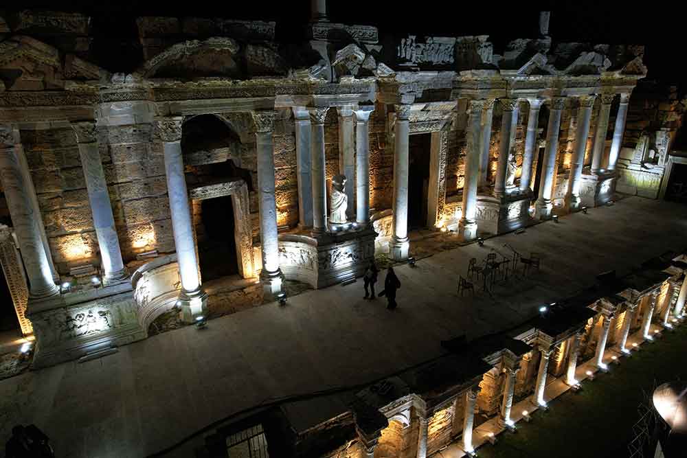 Pamukkale Travertenleri Ve Hierapolis Oren Yeri Artik Gece De Ziyaret Edilebilecek 3