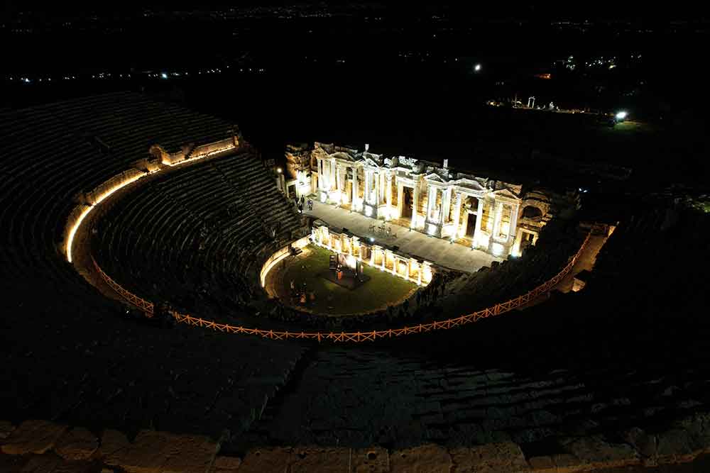 Pamukkale Travertenleri Ve Hierapolis Oren Yeri Artik Gece De Ziyaret Edilebilecek 9
