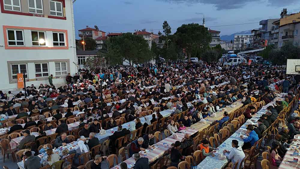 Saraykoy Belediyesinin Iftar Sofrasinda Binler Bulusuyor 1