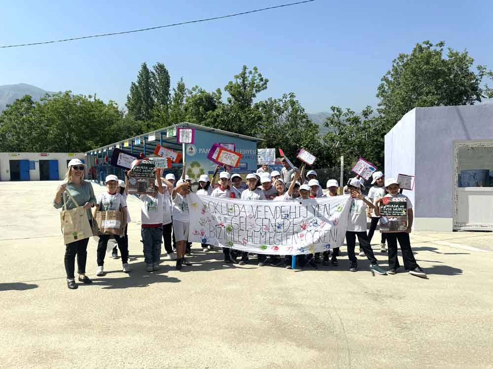 Pamukkale Belediyesi Atik Getirme Merkezinde Geri Donusumu Ogreniyorlar 3
