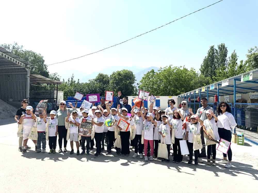 Pamukkale Belediyesi Atik Getirme Merkezinde Geri Donusumu Ogreniyorlar 4