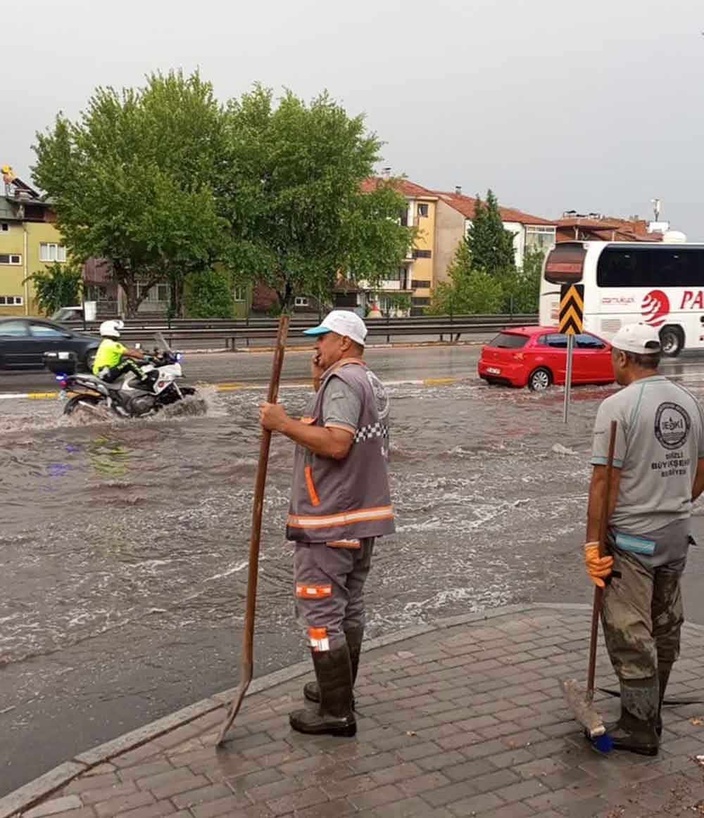 Denizlide Siddetli Yagis Ve Firtina Etkili Oldu 3