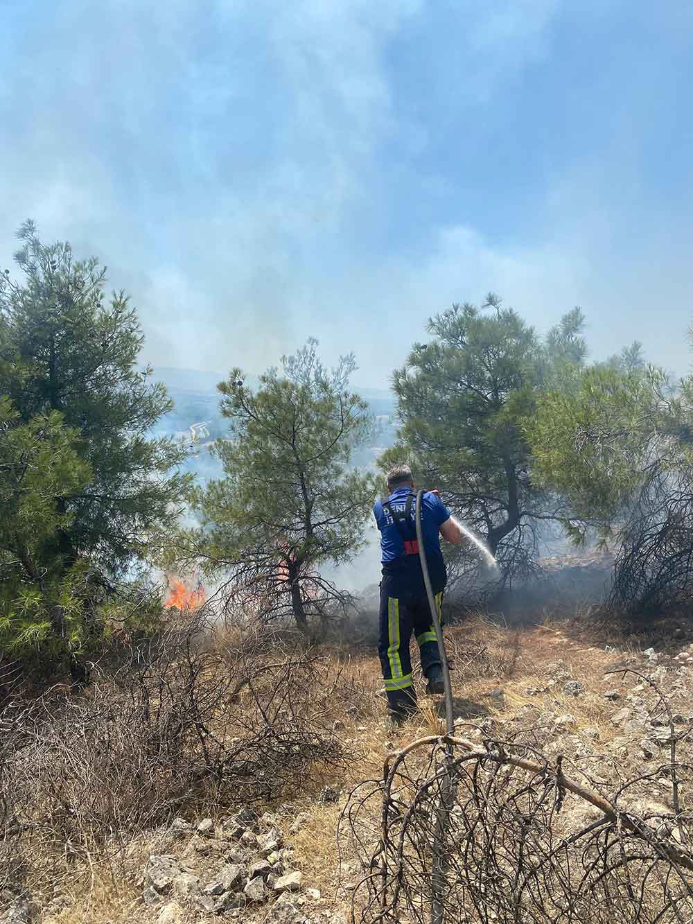 Ormanlik Alanda Cikan Yangina Havadan Ve Karadan Mudahale Devam Ediliyor 5