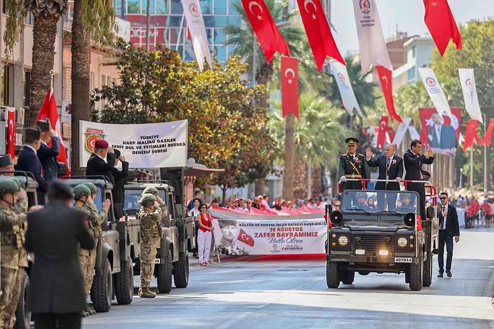 30 Agustos Zafer Bayrami Denizlide Coskuyla Kutlandi 1