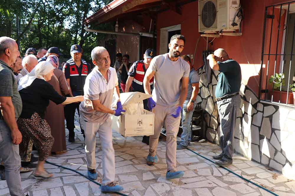 Denizlide 15 Yasindaki Erkek Cocugu Evinde Olu Bulundu 3