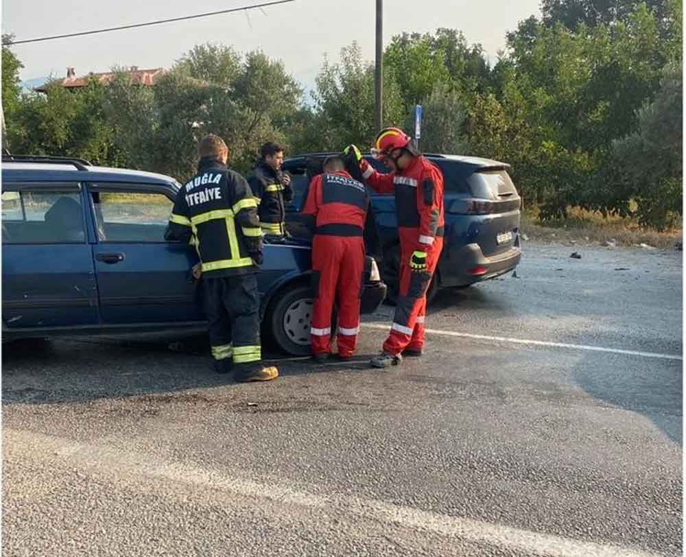 Mugla Denizli Yolunda Trafik Kazasi2 Yarali