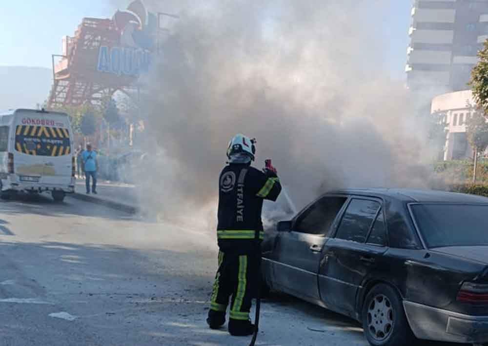 Denizli Merkezefendi Arac Yangini1