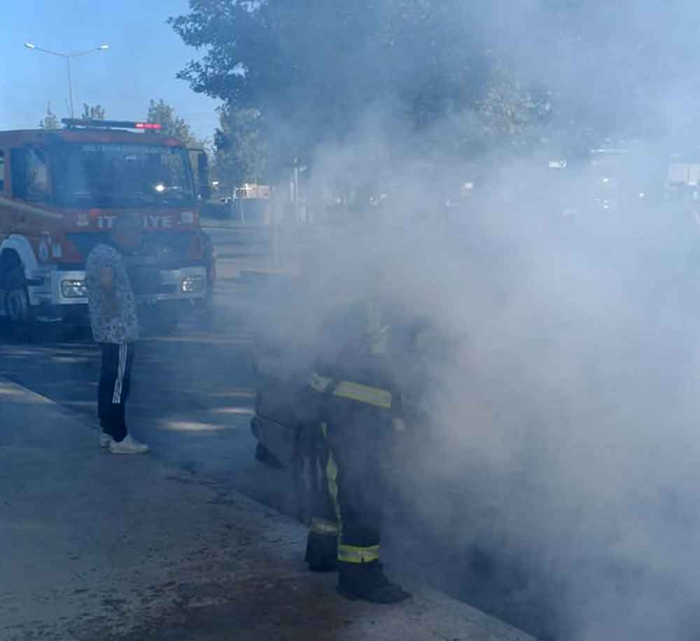 Denizli Merkezefendi Arac Yangini2