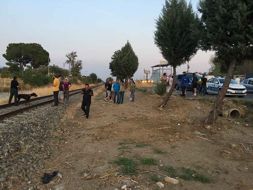 Denizli Treni Raylardan Gecen Yasli Kadina Carpti 1