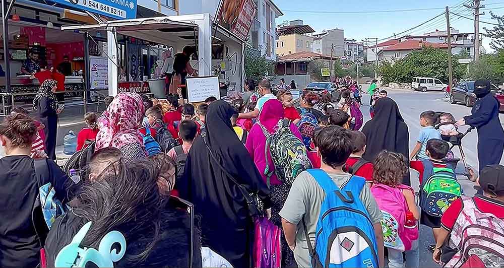 Denizlili Esnaflar Narin Icin Lokma Dokturdu 3