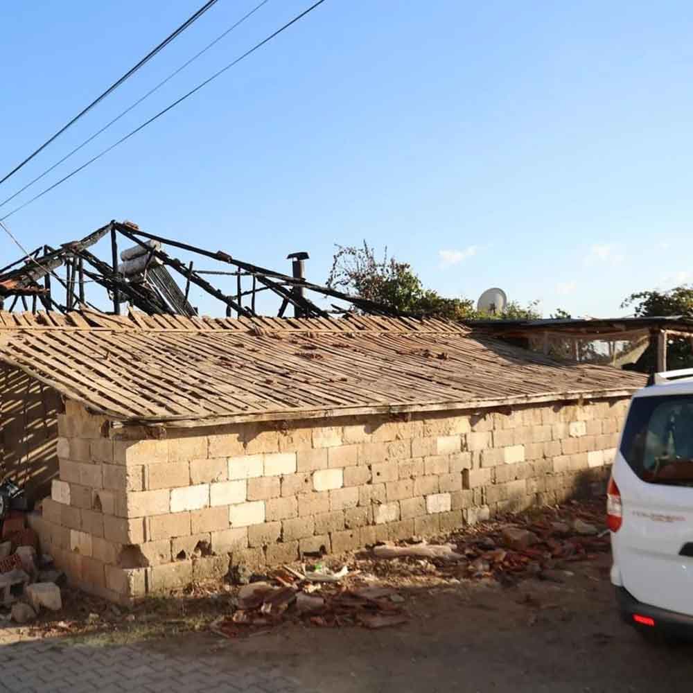 Baskan Tatik Evi Yanan Aileye Gecmis Olsun Ziyaretinde Bulundu 1