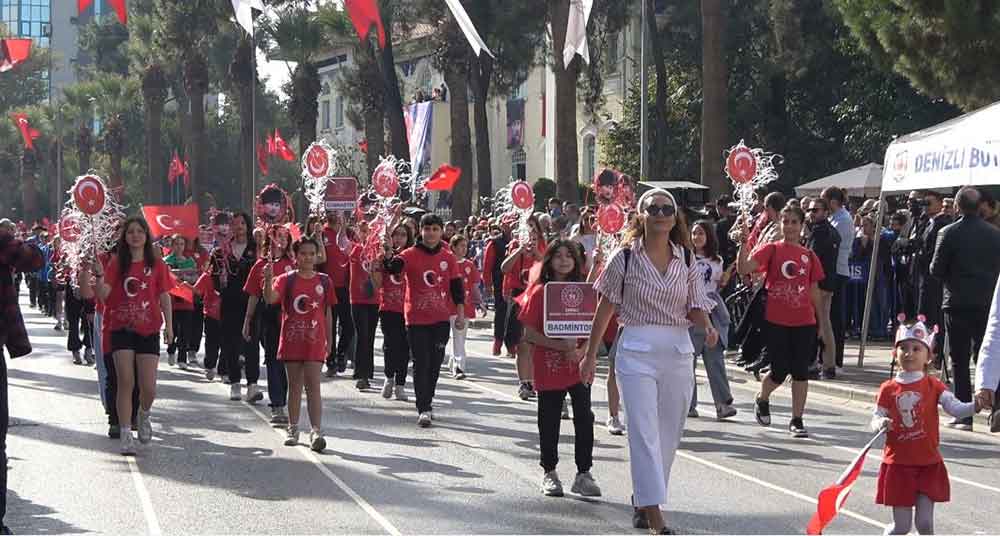 Denizlide 29 Ekim Cumhuriyet Bayrami Coskusu