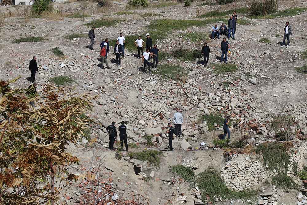 Denizlide Bos Arazide Insan Kemikleri Bulundu 4