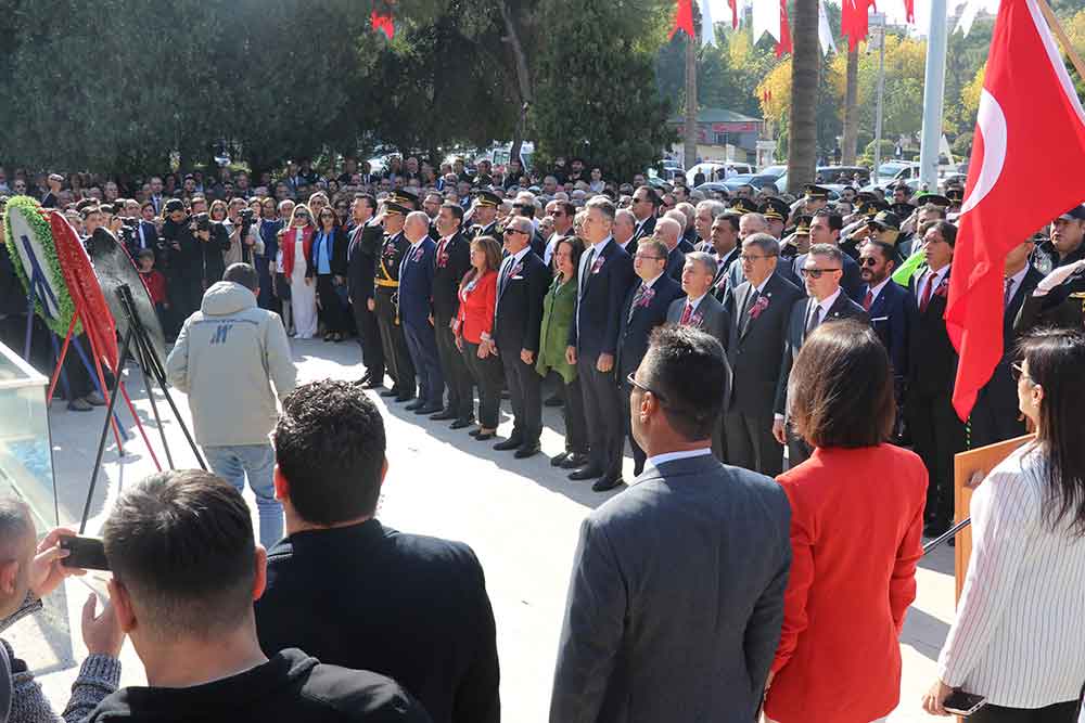 Denizlide Cumhuriyet Bayrami Kutlamalari Celenk Toreniyle Basladi 5