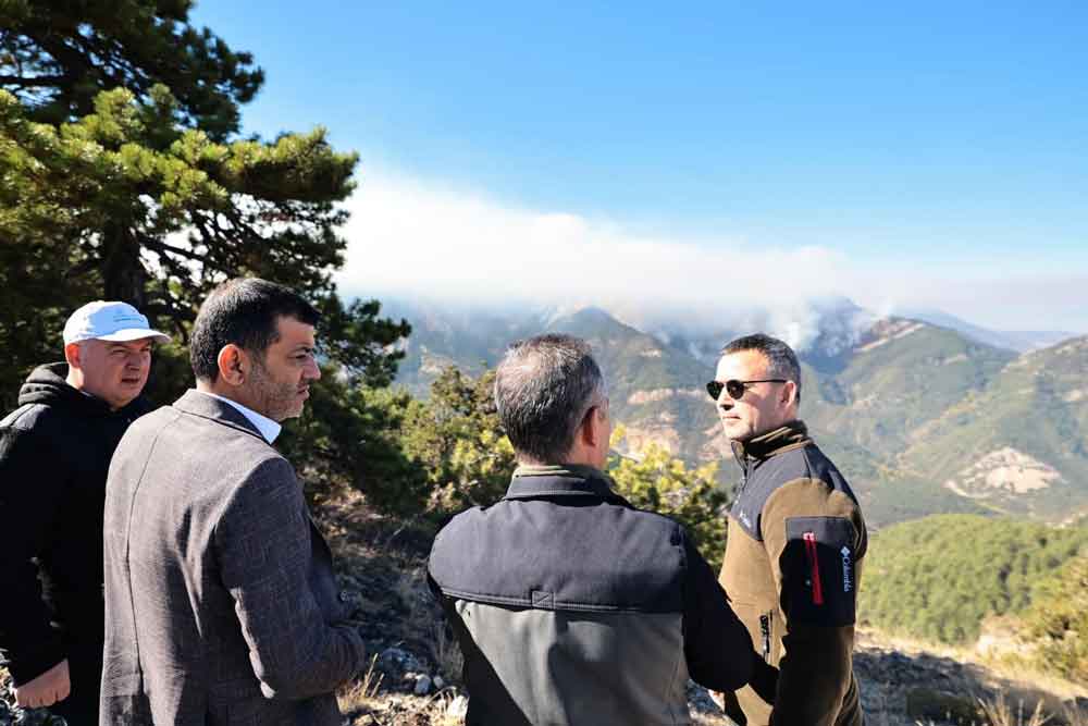 Denizlideki Yangin Sondu Sogutma Calismalari Suruyor2