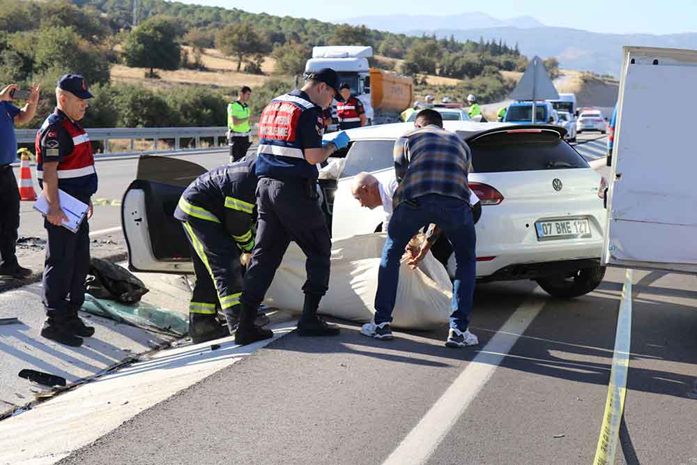 Hafriyat Kamyonuna Arkadan Carpan Surucu Hayatini Kaybetti 4