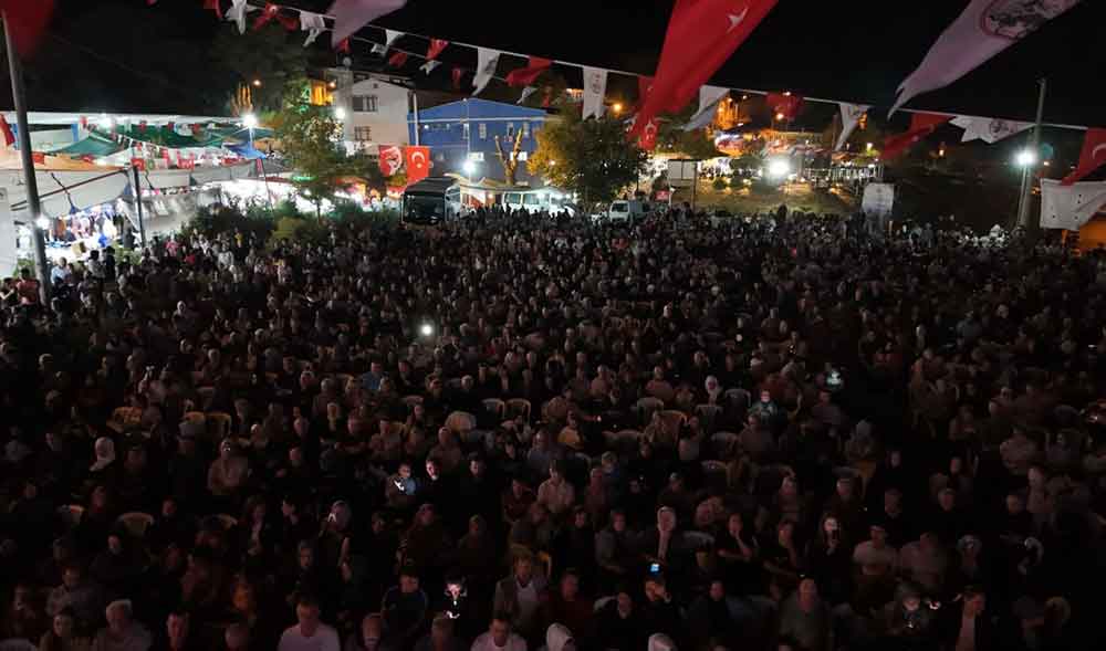 Ugur Isilak Ve Grup Dar Sokak Babafestte Unutulmaz Bir Gece Yasatti