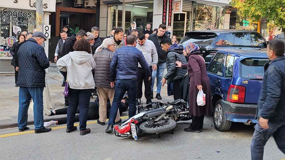 Ayni Yone Giden Motosiklet Ve Otomobil Carpisti 1 Yarali 1