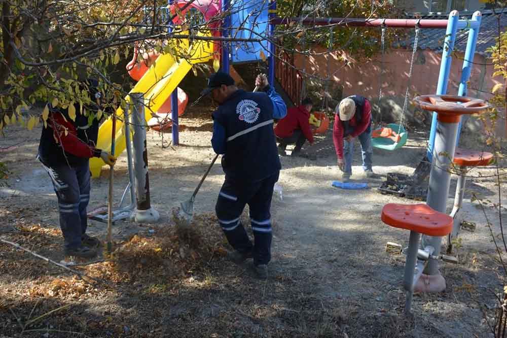 Babadagda Parklarda Yenileme Calismalari Devam Ediyor 2