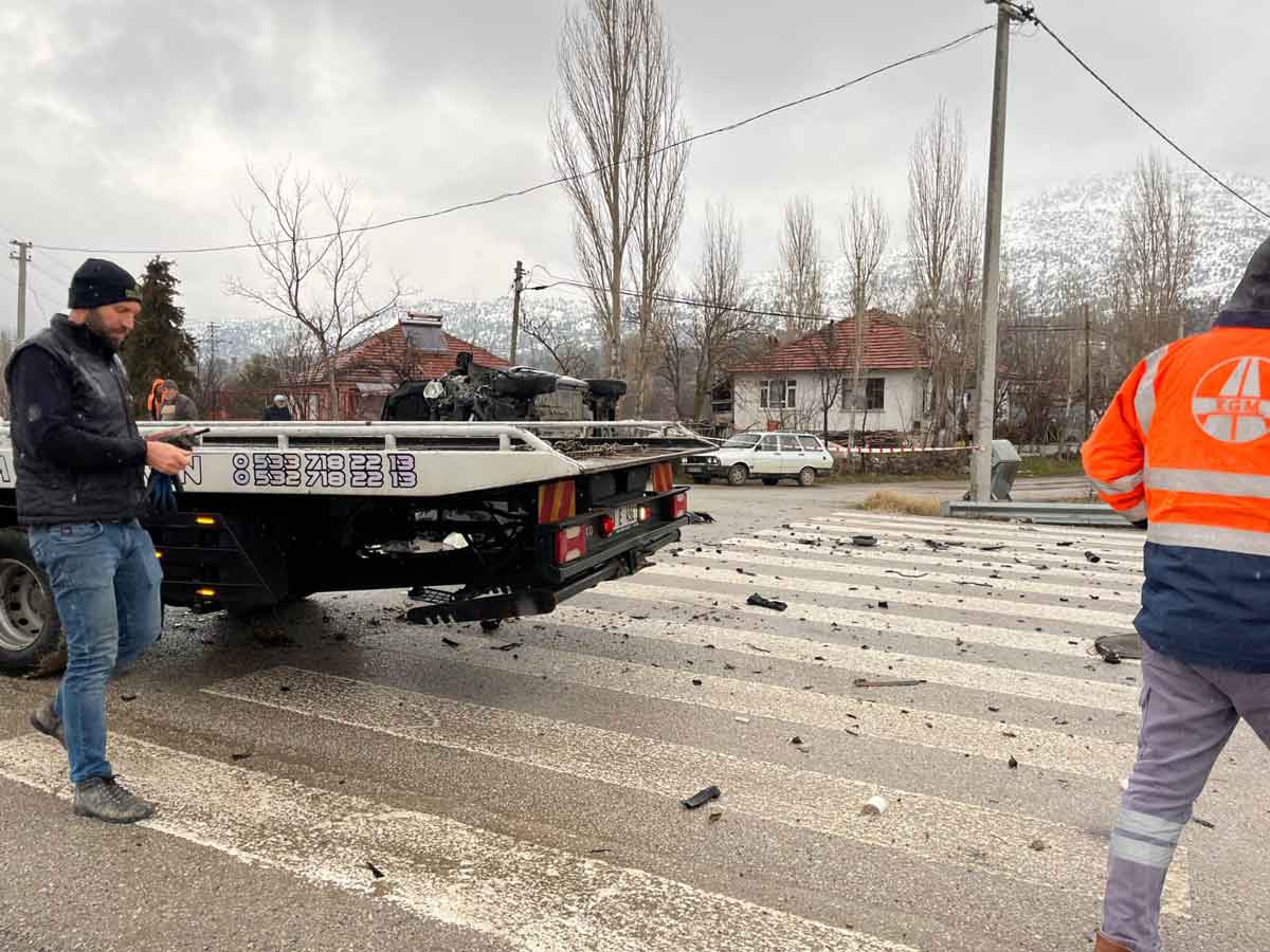 Denizli Cameli Trafik Kazasi 3 Yarali4