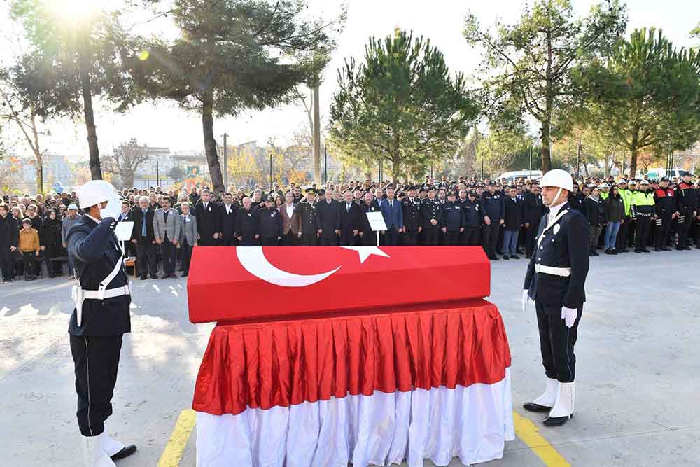 Denizlide Hayatini Kaybeden Polis Memuru Serdar Gulcan Icin Toren Duzenlendi 2