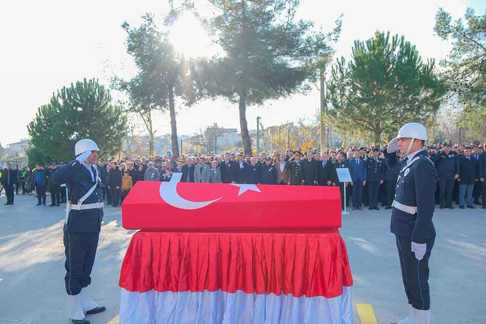 Denizlide Hayatini Kaybeden Polis Memuru Serdar Gulcan Icin Toren Duzenlendi 5