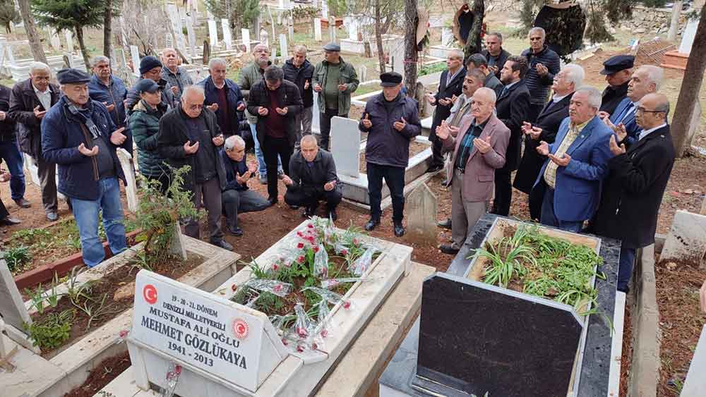 Eski Milletvekili Gozlukaya Vefatinin 11 Yilinda Mezari Basinda Anildi 3