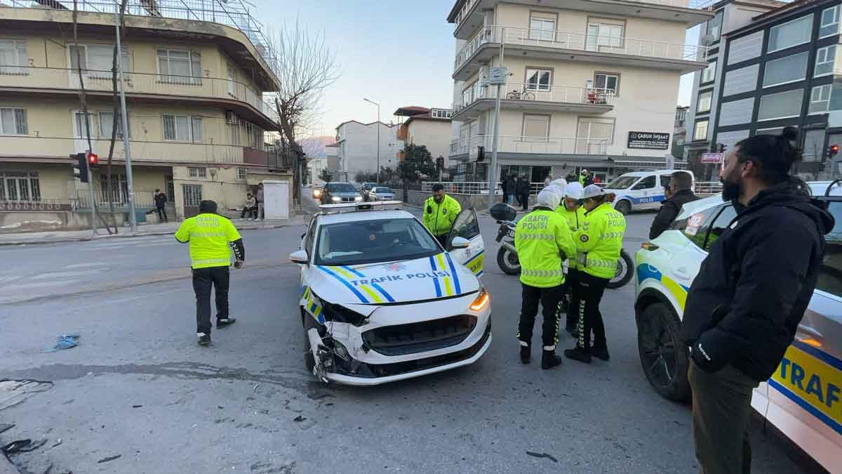 Denizli Kaza Polis Araci Otomobil Carpisti Dogum Gunu2