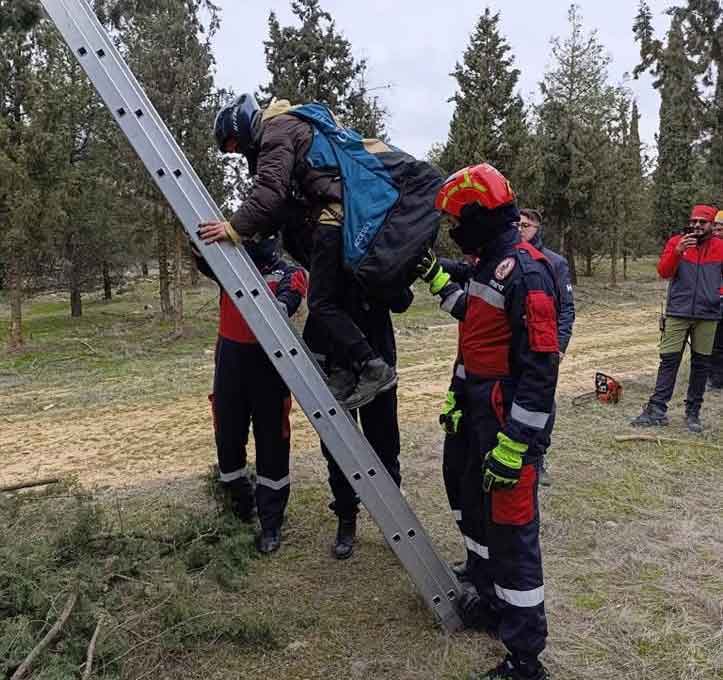 Denizli Yamac Parasutcu Agacta Asili Kaldi1