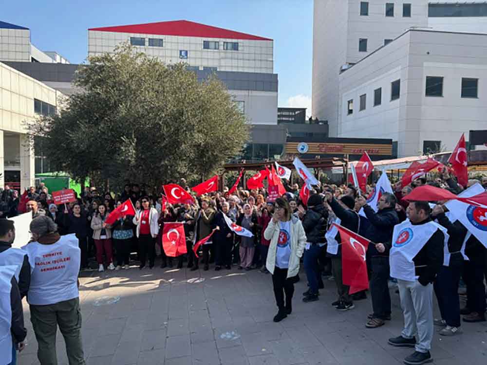 Pau Calisanlari Seslerini Duyurmak Icin Son Kez Eylem Yapti 1