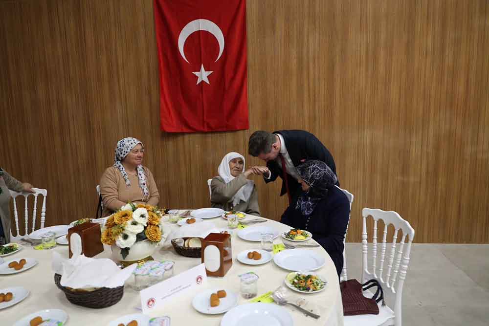 Baskan Tatik Sehit Yakinlari Ve Gazilerle Iftarda Bulustu 2