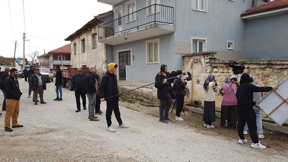 Oyunculuga Soyunan Civrilli Koyluler Profesyonellere Tas Cikardi 4