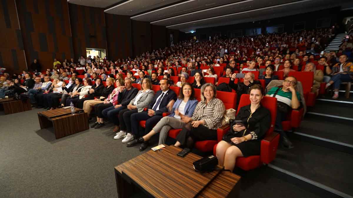 Denizli Kadinlar Darbuka Ritm Toplulugu Fatma Zeybek