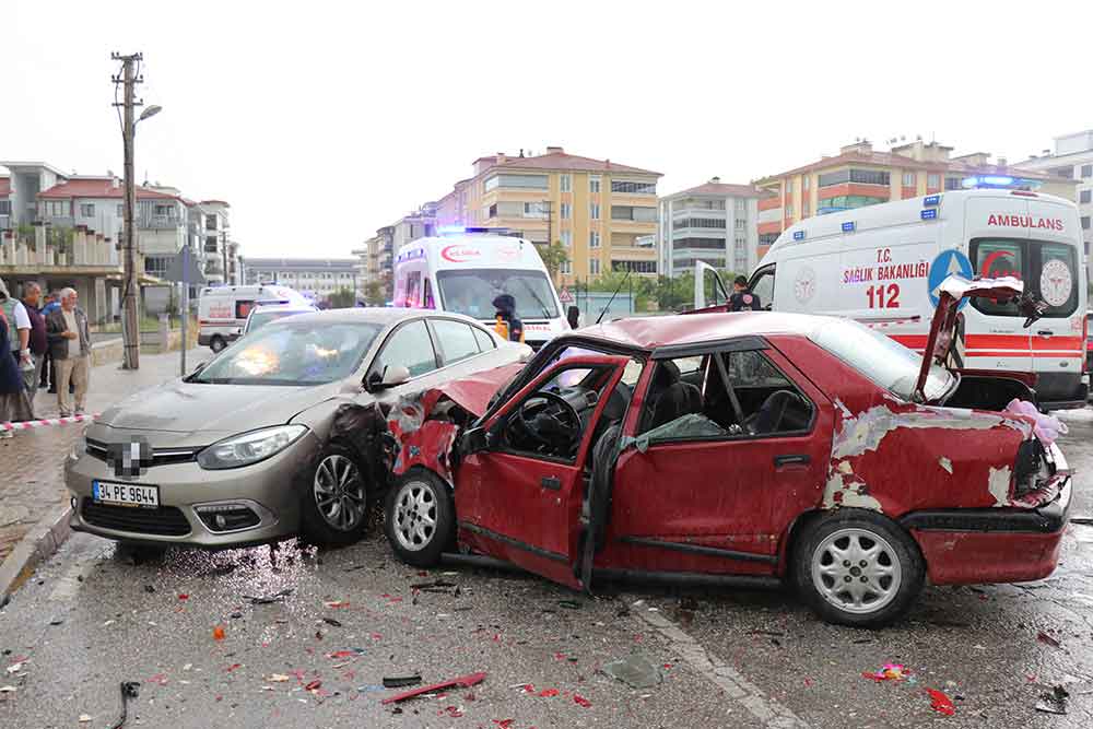 Denizlide Yagisli Hava Kazayida Beraberinde Getirdi 1I Agir 8 Yarali 1