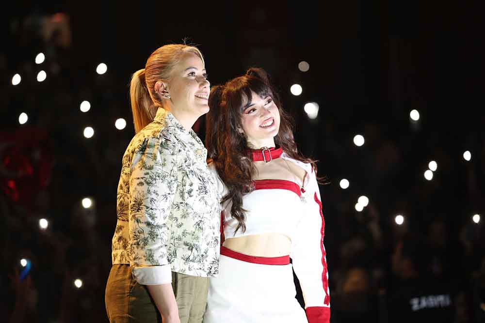 Melis Fisten Denizlide Unutulmaz Konser